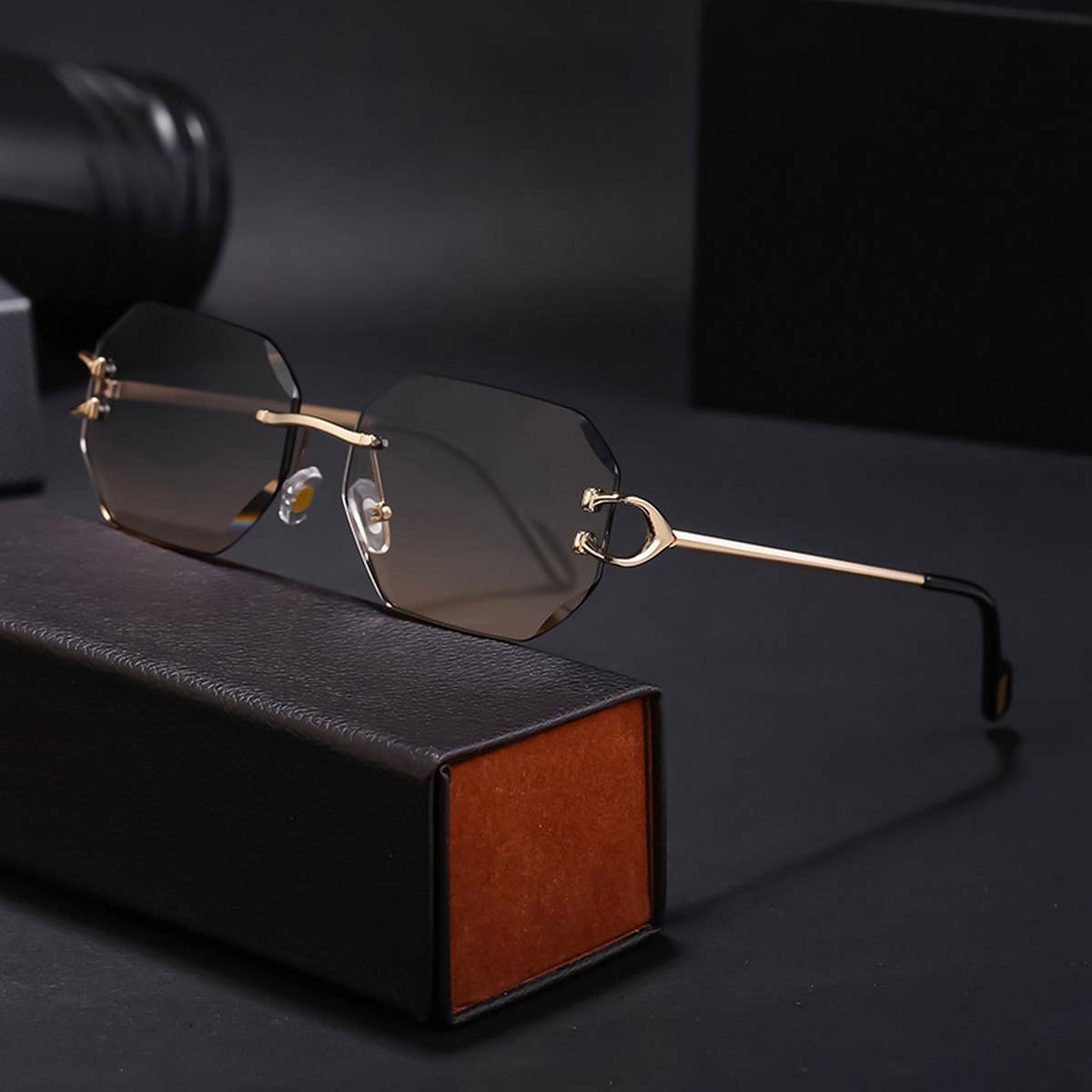 VINTAGE RIMLESS DIAMOND CUT SUNGLASSES