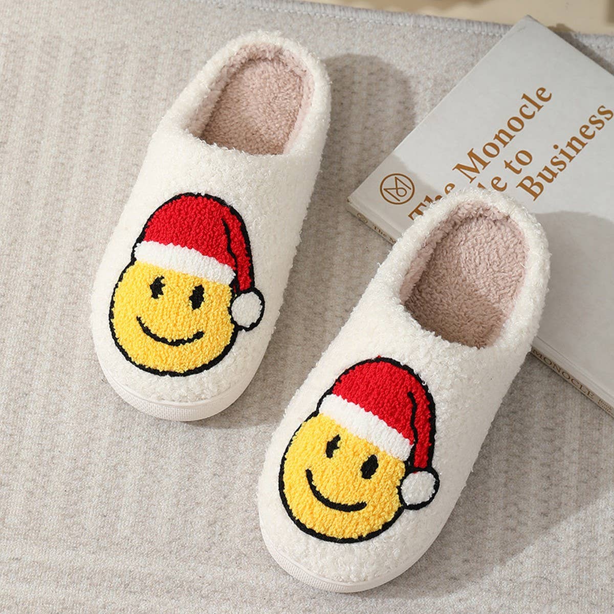 SMILING FACE SANTA CLAUS HOUSE CHRISTMAS SLIPPERS_CWSHS0260