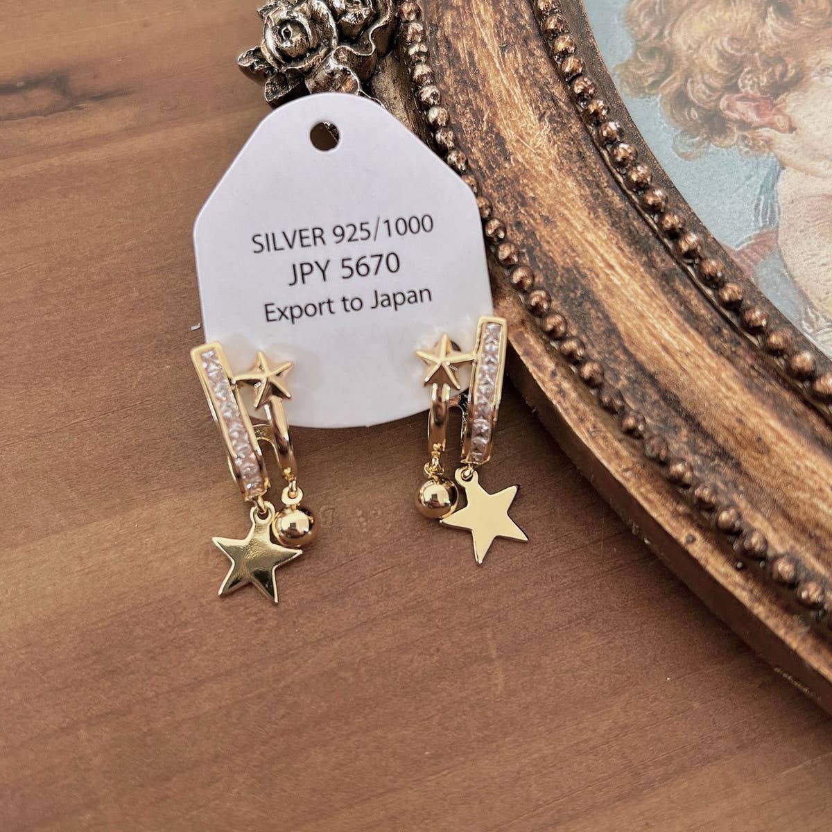 UNIQUE FIVE-POINTED STAR CLIP EARRINGS