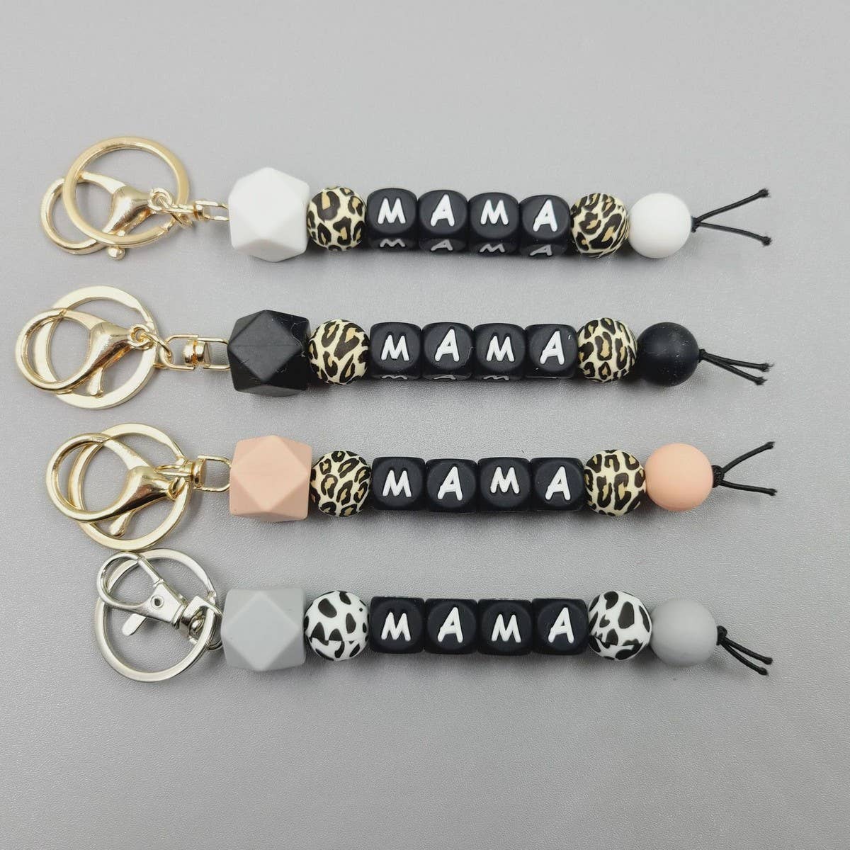MAMA LETTER SILICONE BEAD KEYCHAIN