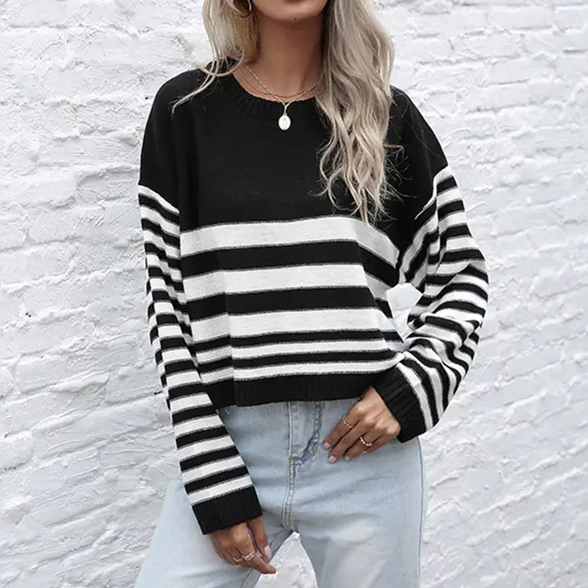 KNIT STRIPED CREW NECK SWEATER BASE