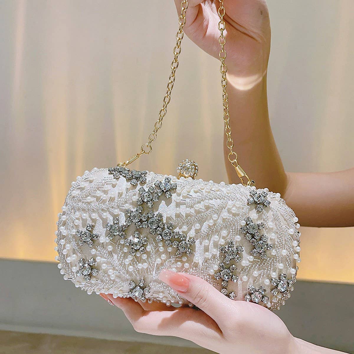 TEMPERAMENTAL HIGH-END NICHE BEADED CLUTCH_CWAB2502