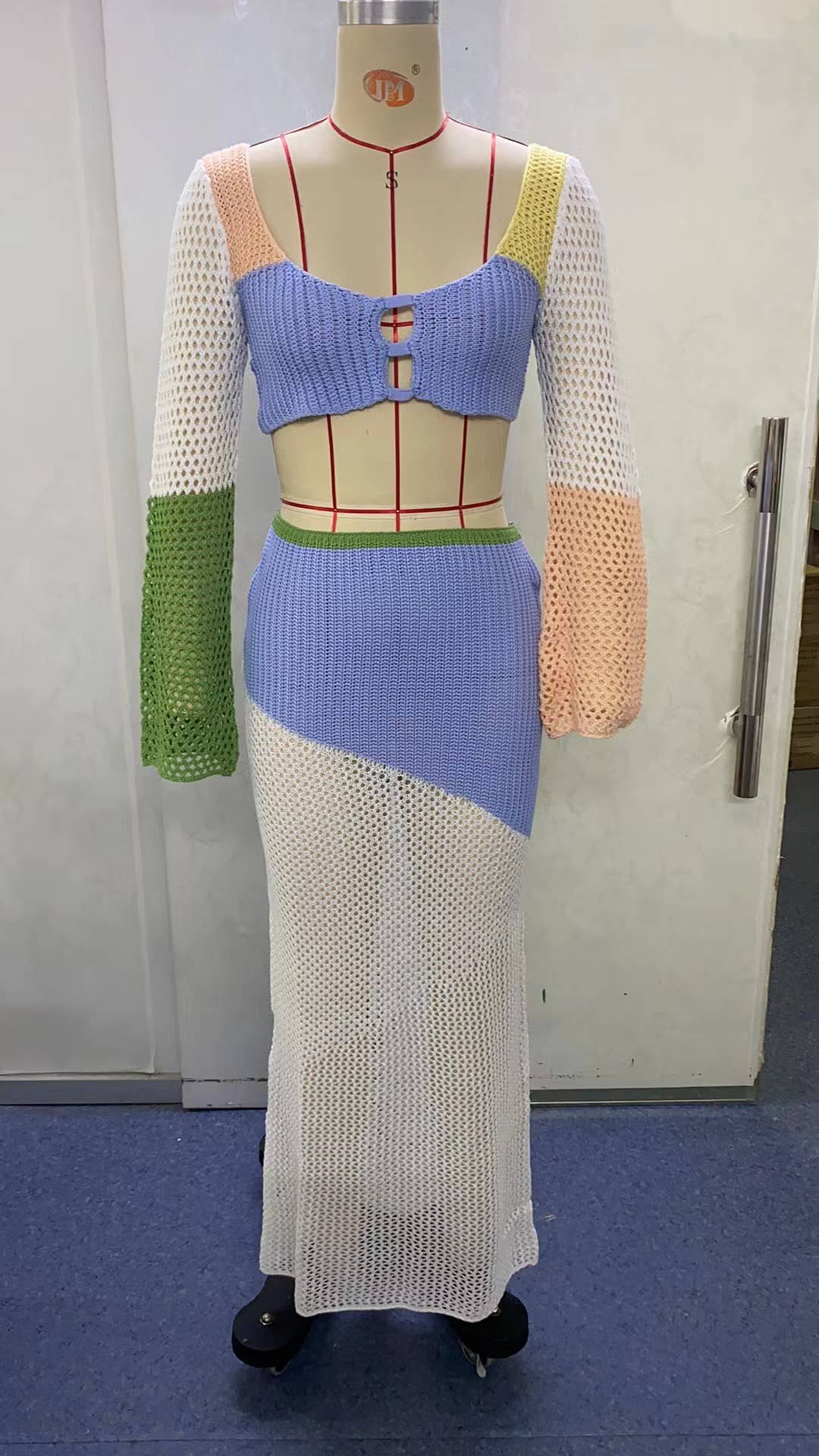 LONG SLEEVED TETHERED HIP KNIT DRESS SET