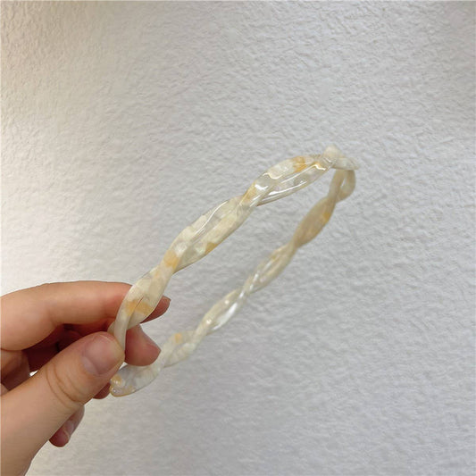 SMALL TWISTED HAIRBAND FOR EVERYDAY WEAR_CWAHA2686