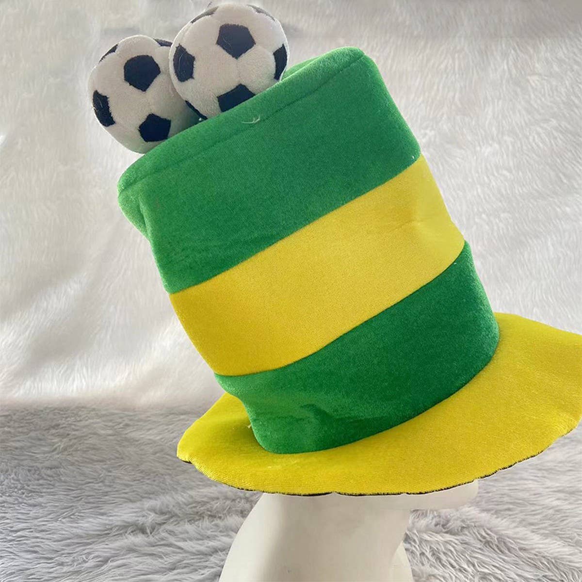 CWAH4059_CARNIVAL FANS HAT SHOW NIGHTCLUB CARNIVAL HAT