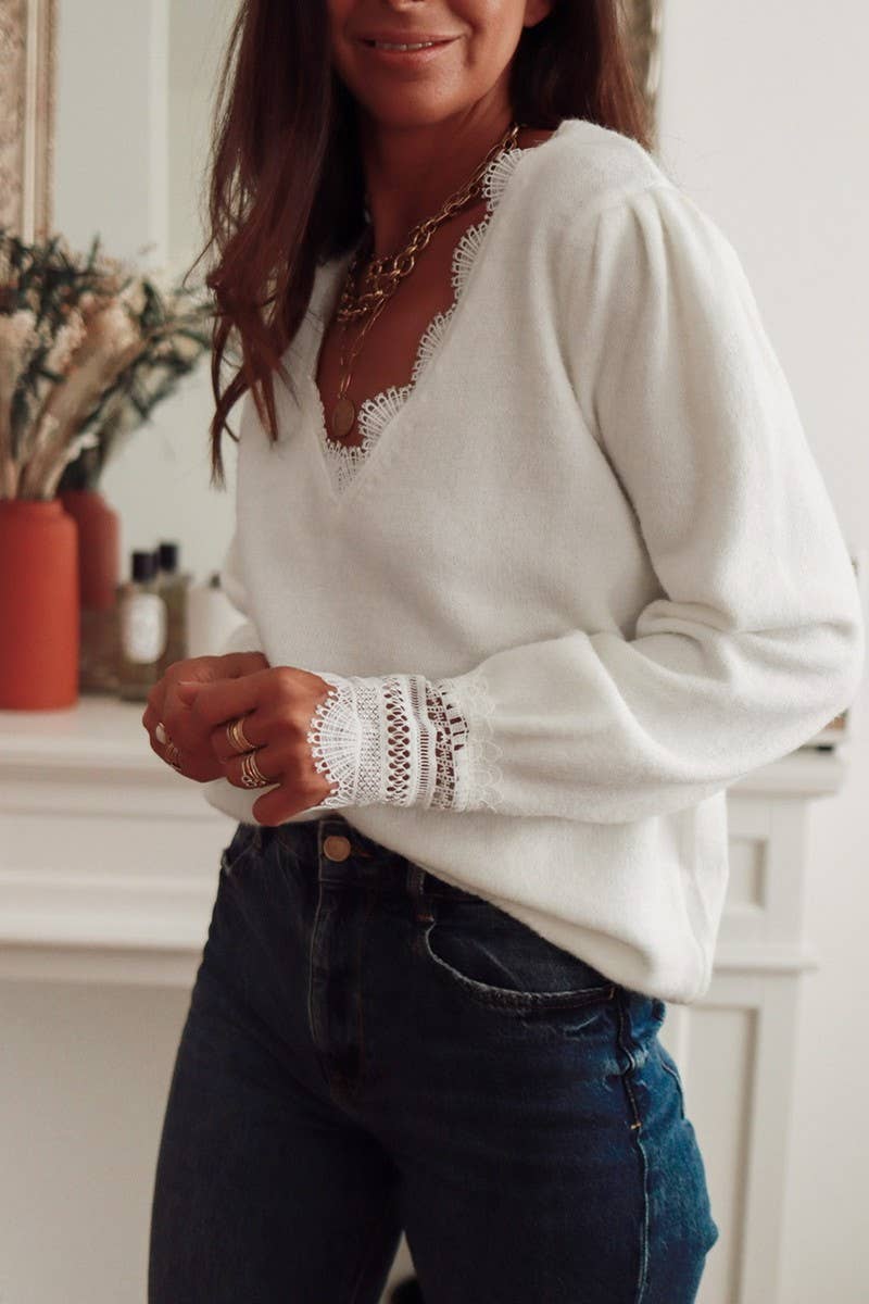 CWOSWL07426_V-NECK LACE PANEL LONG-SLEEVED SWEATER