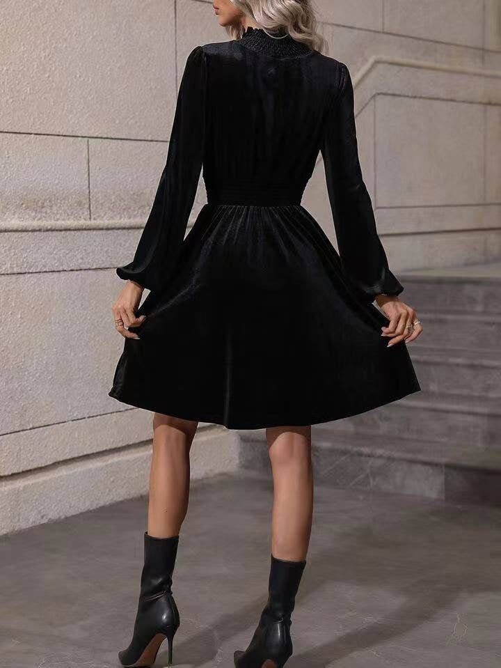 VELVET LONG-SLEEVED DRESS WITH WAIST TUCKED