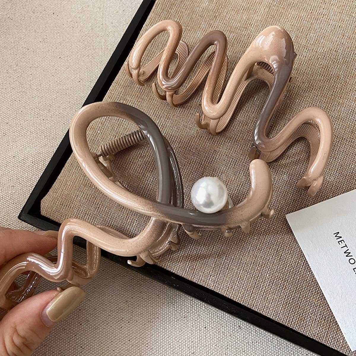 MAILLARD GRADIENT WAVE SHARK CLIP_CWAHA1299