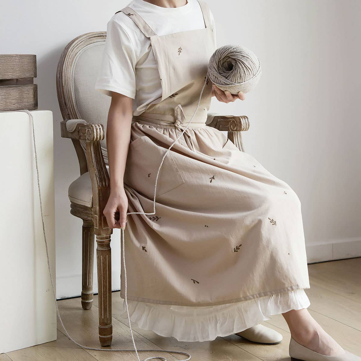 Flowers Embroidered cotton linen apron with pockets