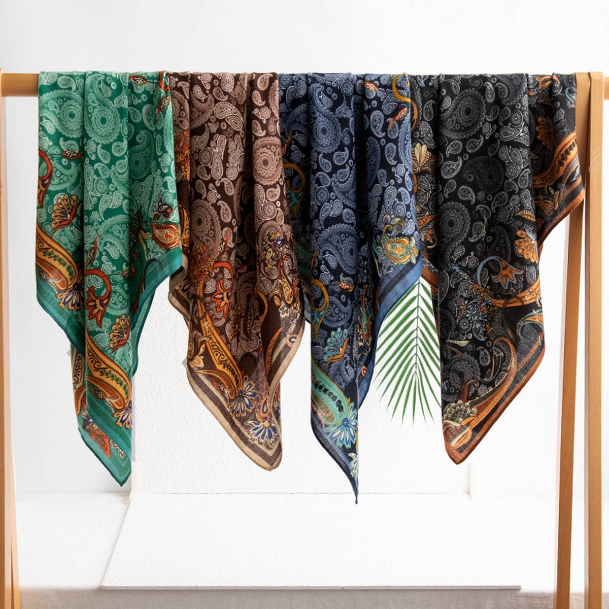 VINTAGE CASHEW FLOWER SMALL SQUARE SCARF