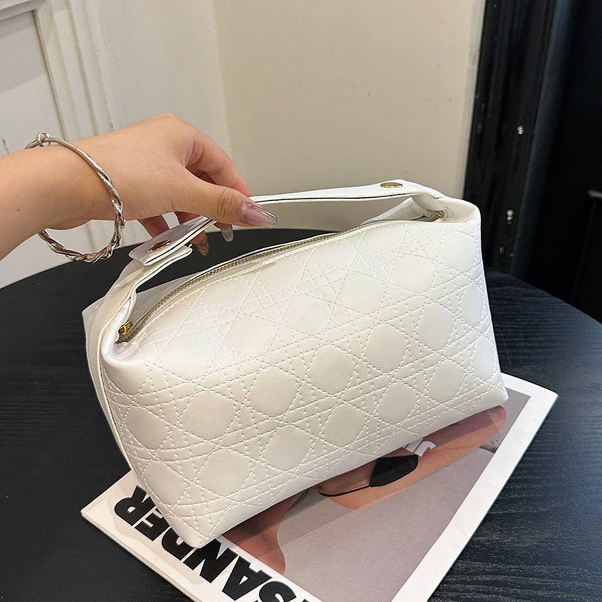 NEW PORTABLE LARGE CAPACITY COSMETIC BAG_CWAB4382