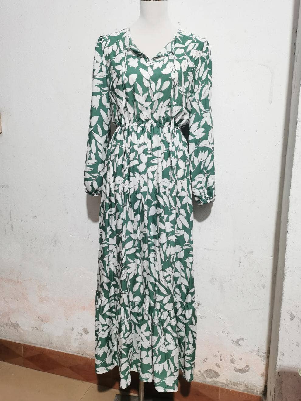 Loose mid-length swing dress with bow neckline