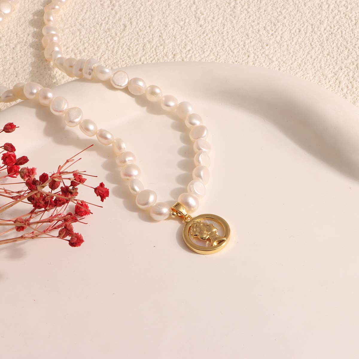 Baroque irregular retro freshwater pearl necklace