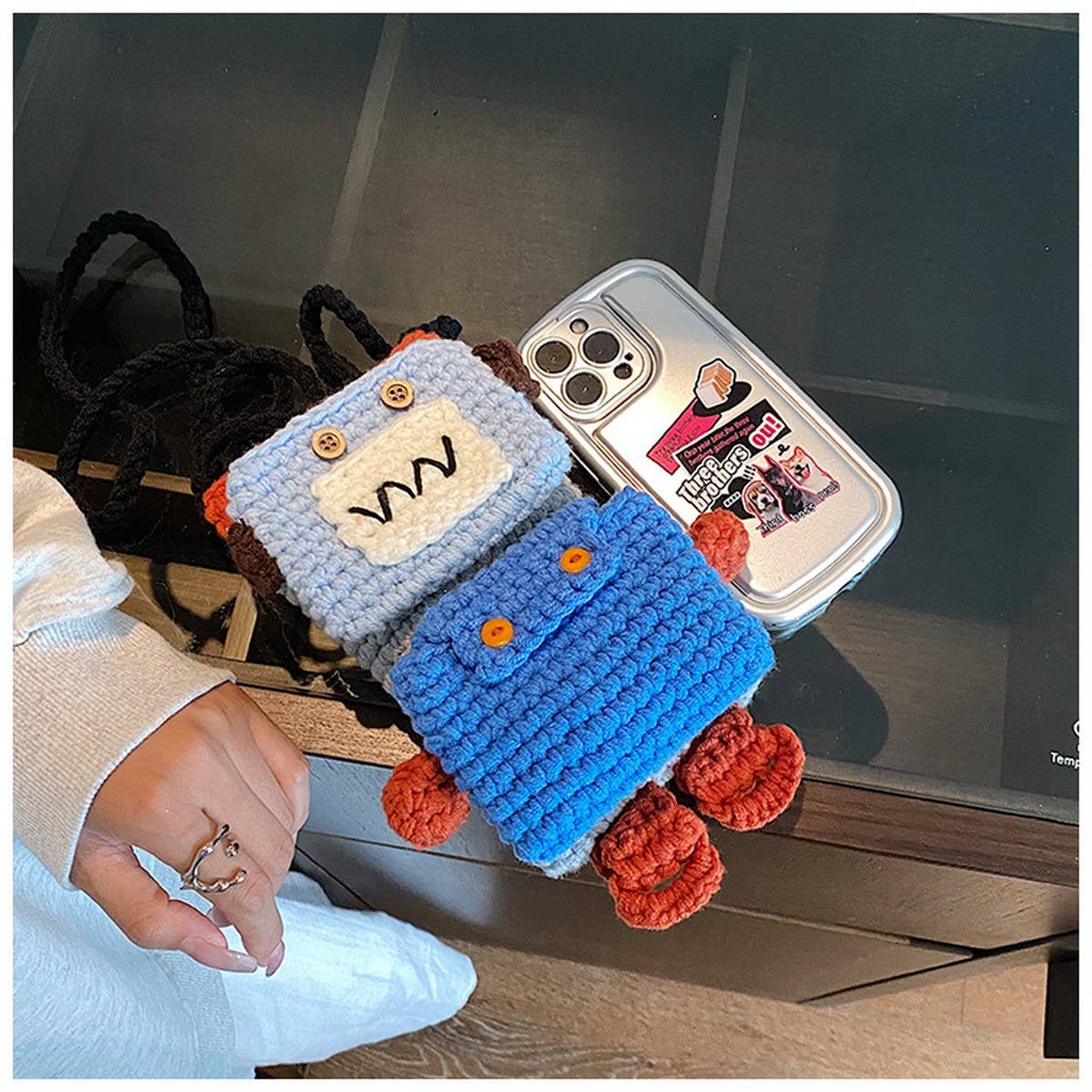 UNIQUE DESIGN KNITTED ROBOT SHOULDER BAG_CWAB2418