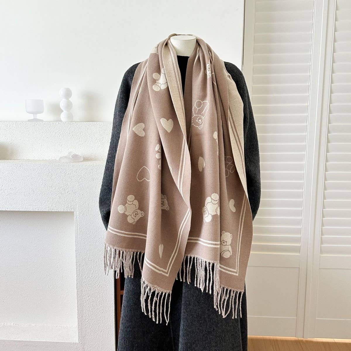 CWASC03140_REVERSIBLE HEART BEAR SCARF WINTER WARM SHAWL