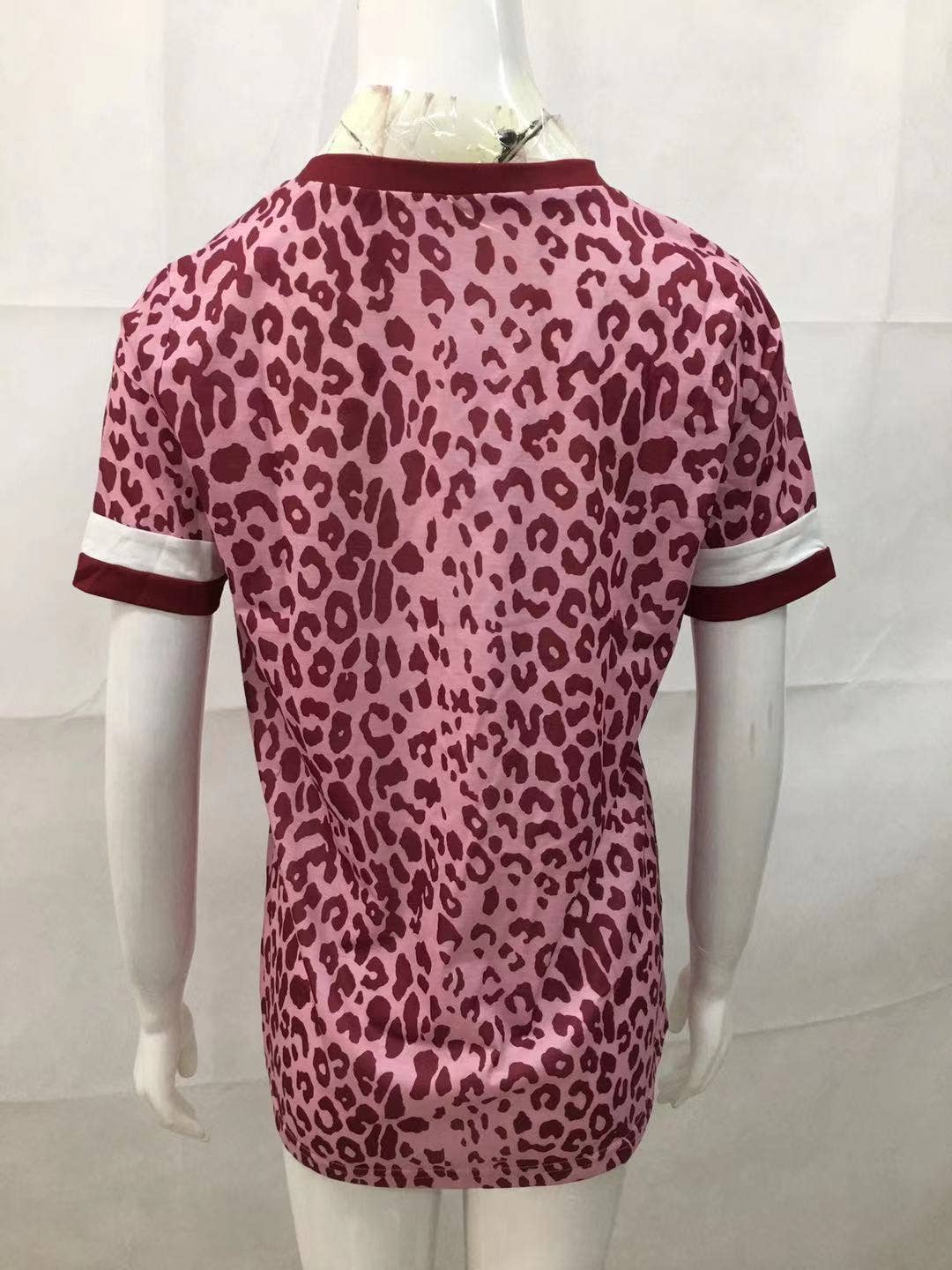 V-NECK PRINT LEOPARD T-SHIRT BLOUSE