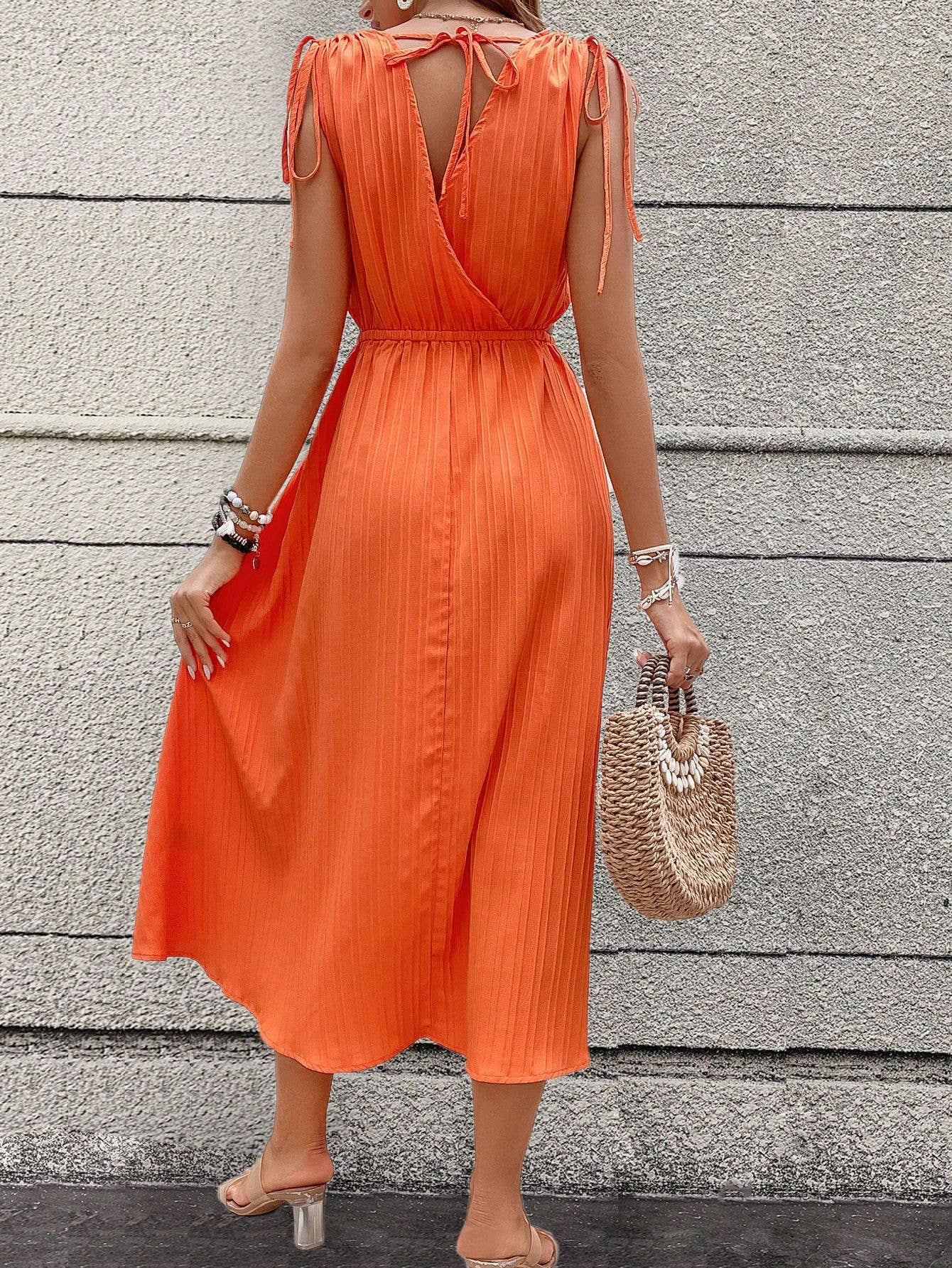 Waist-exposed V-neck sexy high-waisted dress