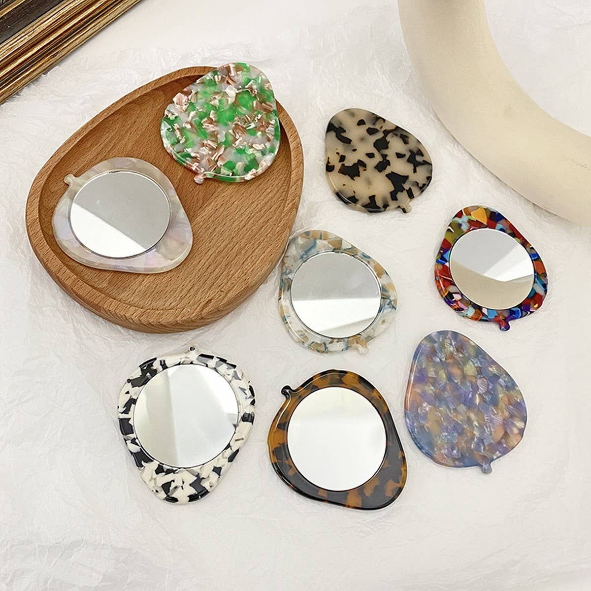 Compact Acetate Leaf-Shaped Makeup Mirror
