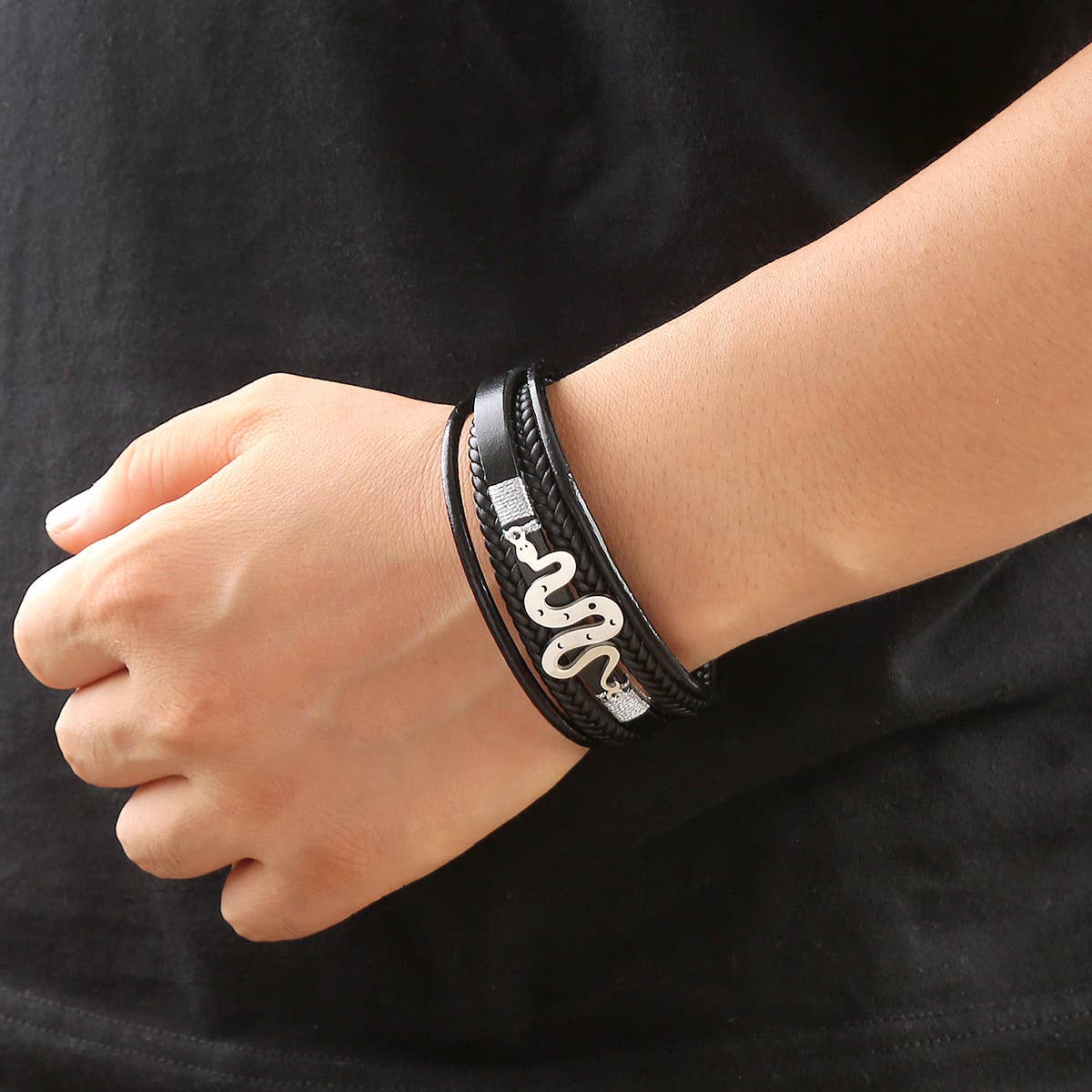 LEATHER HANDWOVEN MAGNET CLASP BRACELET