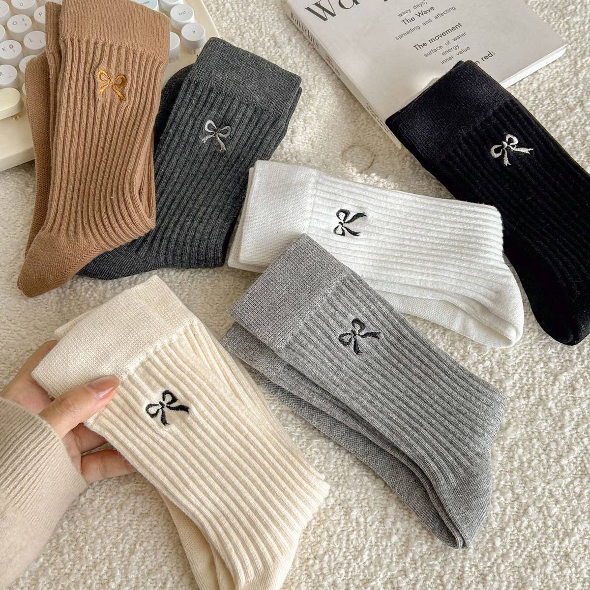 Bow Embroidered Crew Socks ??œCute, Stylish for Women_CWMS0949