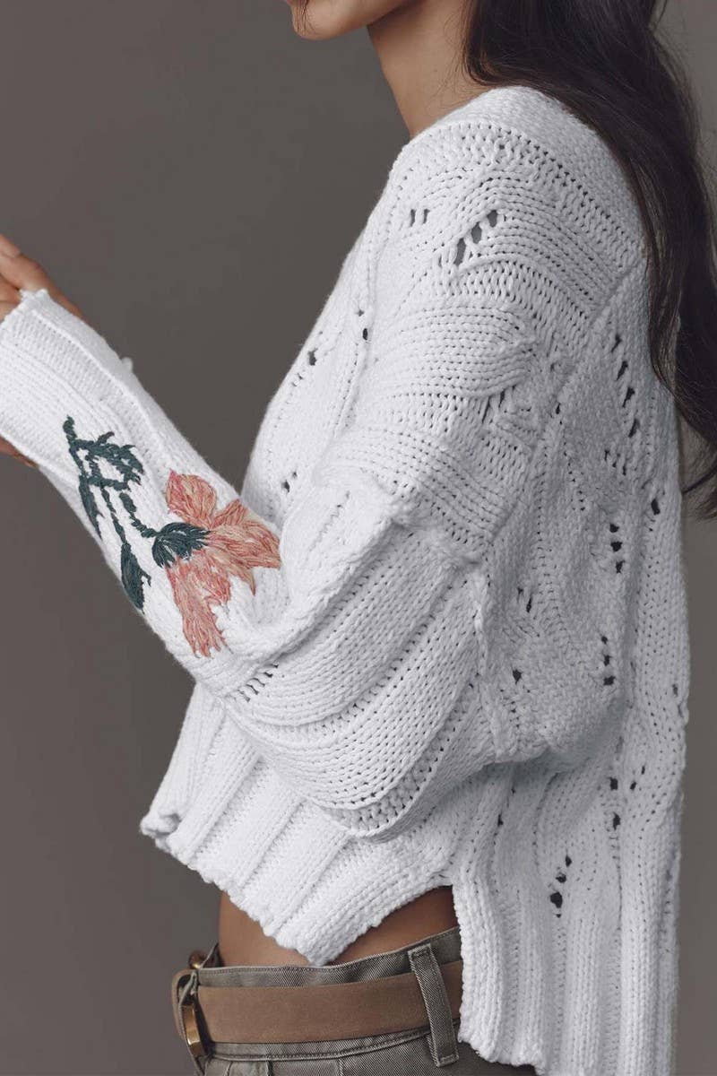 CWOSWL07448_V NECK FLORAL EMBROIDERED CROPPED KNIT SWEATER