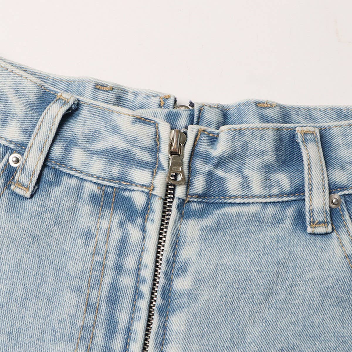 WOMENS LIGHT COLORED CASUAL JEANS