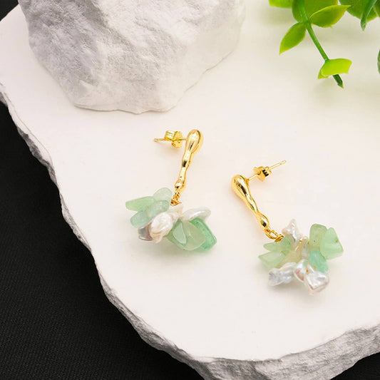 VERSATILE AND REFRESHING NATURAL PEARL EARRINGS