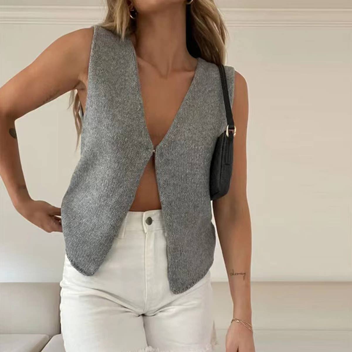 V-neck sleeveless Spice knit top cardigan