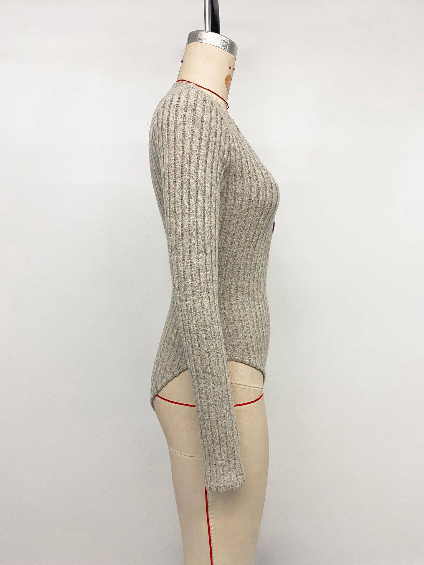 Solid-color striped V-neck jumpsuit