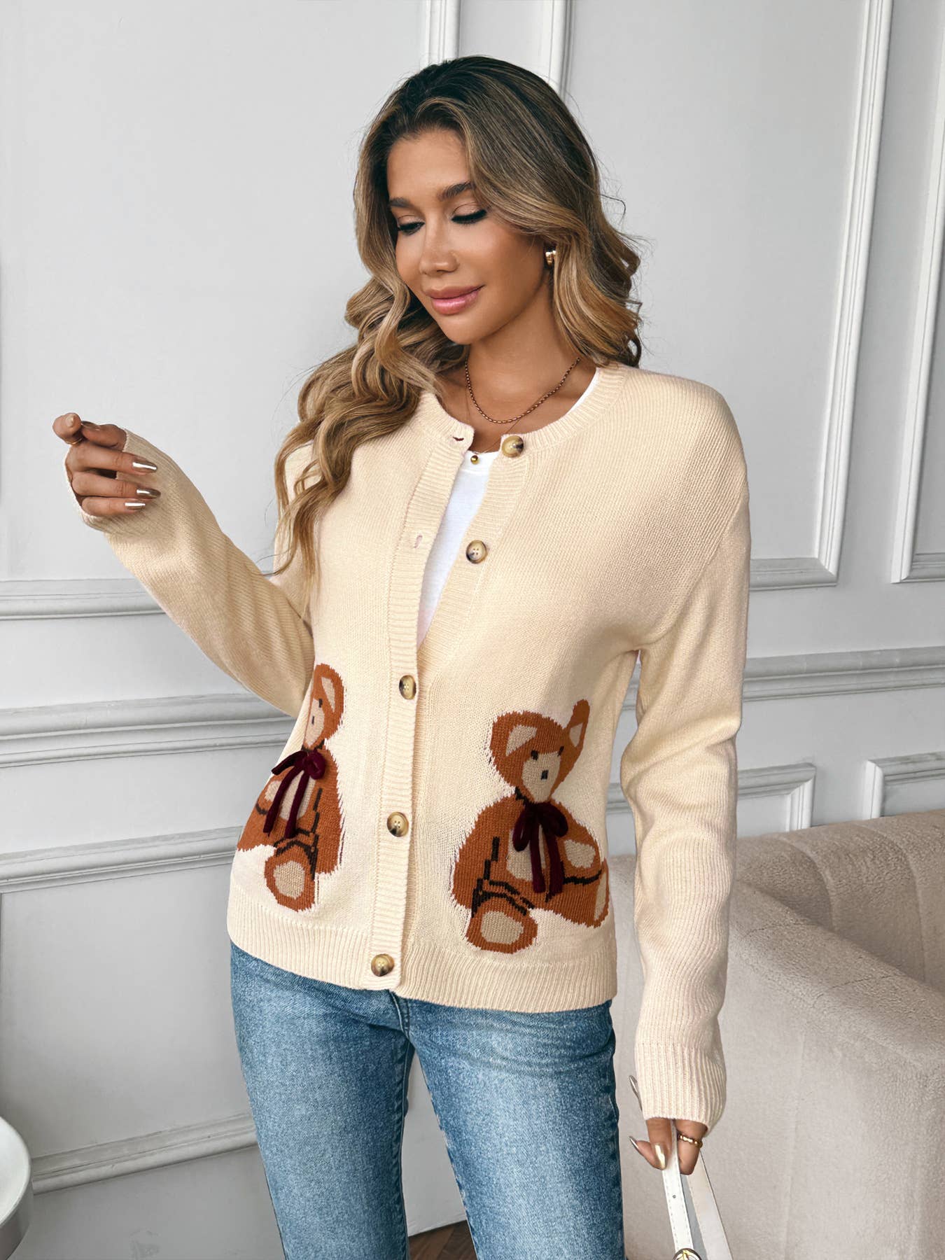 Simple bear jacquard knitted cardigan