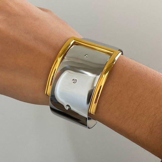 18K Gold Silver Two-Tone Belt Buckle Open Bangle_CWAJE4725