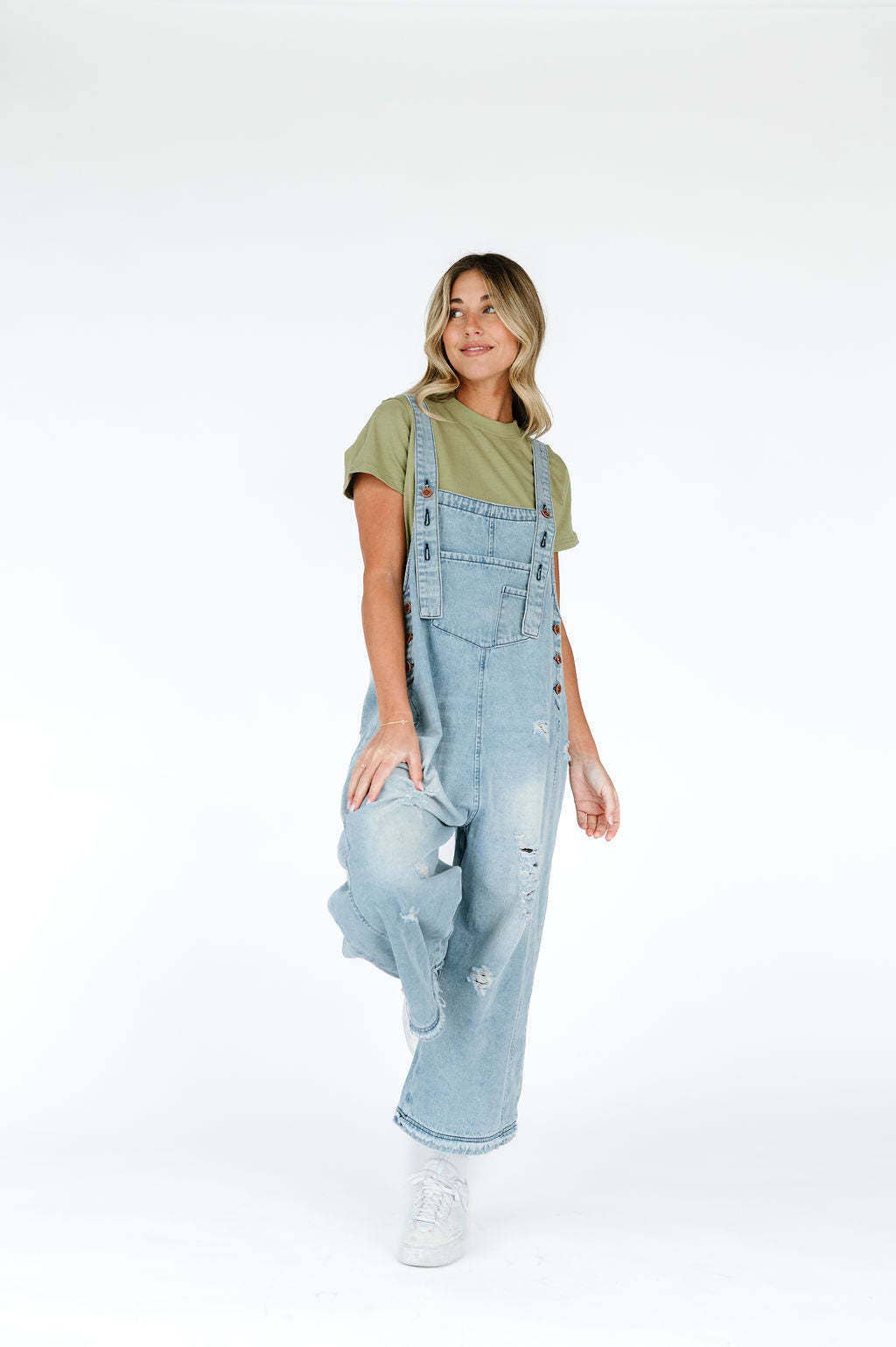 Retro distressed,ripped loose wide-leg overalls