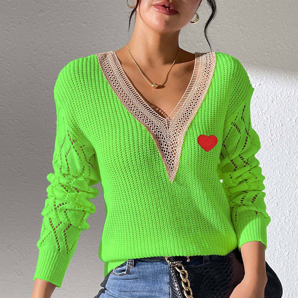 LACE PATCHWORK V-NECK TOP IN CONTRASTING COLORS