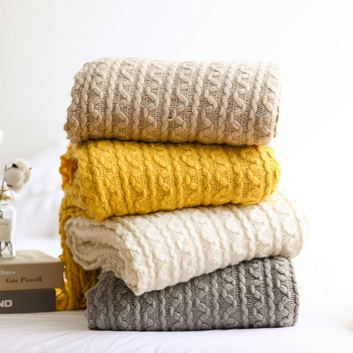 LIGHTWEIGHT SOFT AND COMFORTABLE KNITTING BLANKET