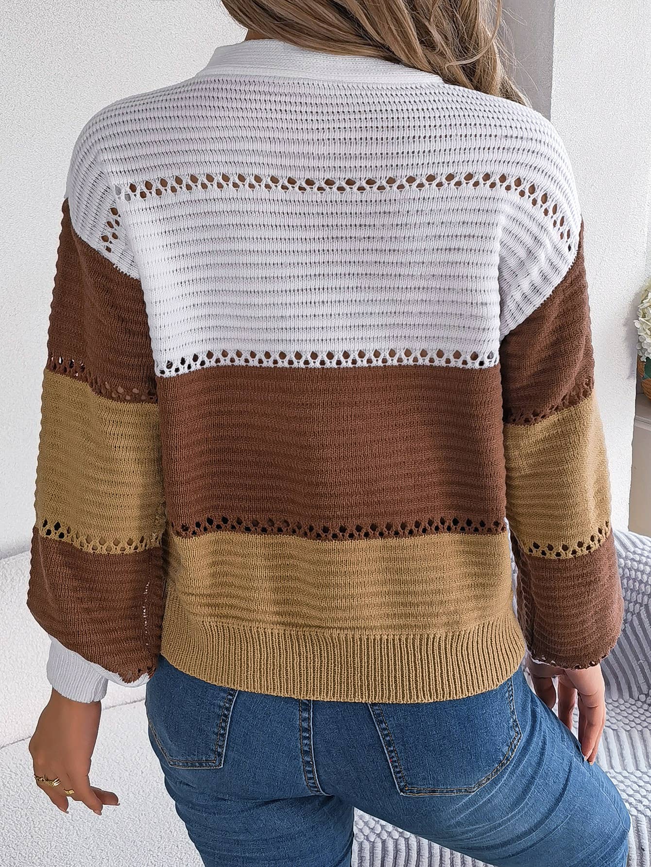 V-neck color-blocked lantern sleeve sweater