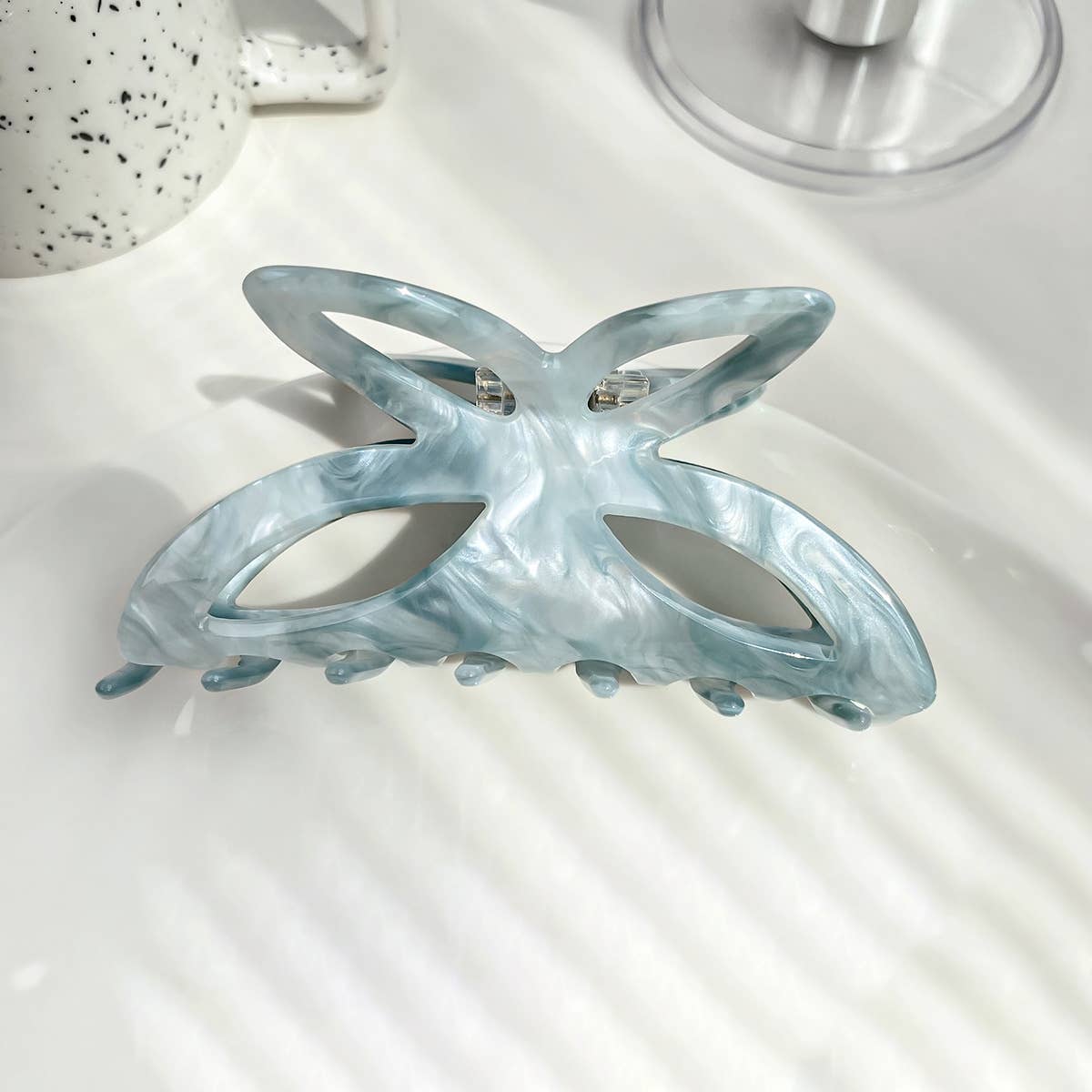 TEMPERAMENT BUTTERFLY SWEET HOLLOW HAIRPIN