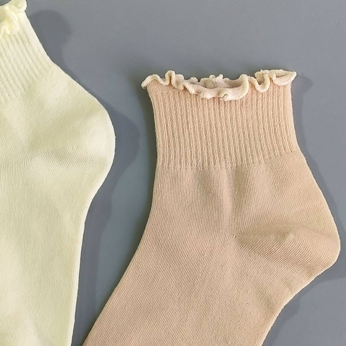 Womens Solid Color Ruffle Ankle Socks