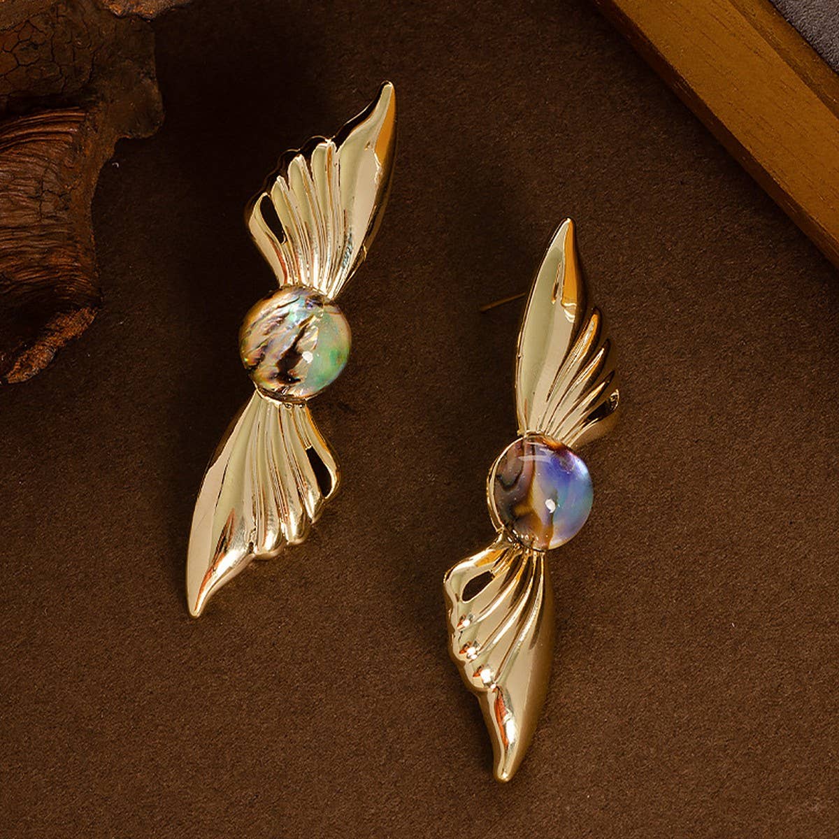 ANGEL'S WINGS ABALONE SILVER NEEDLE EARRINGS_CWMM4337