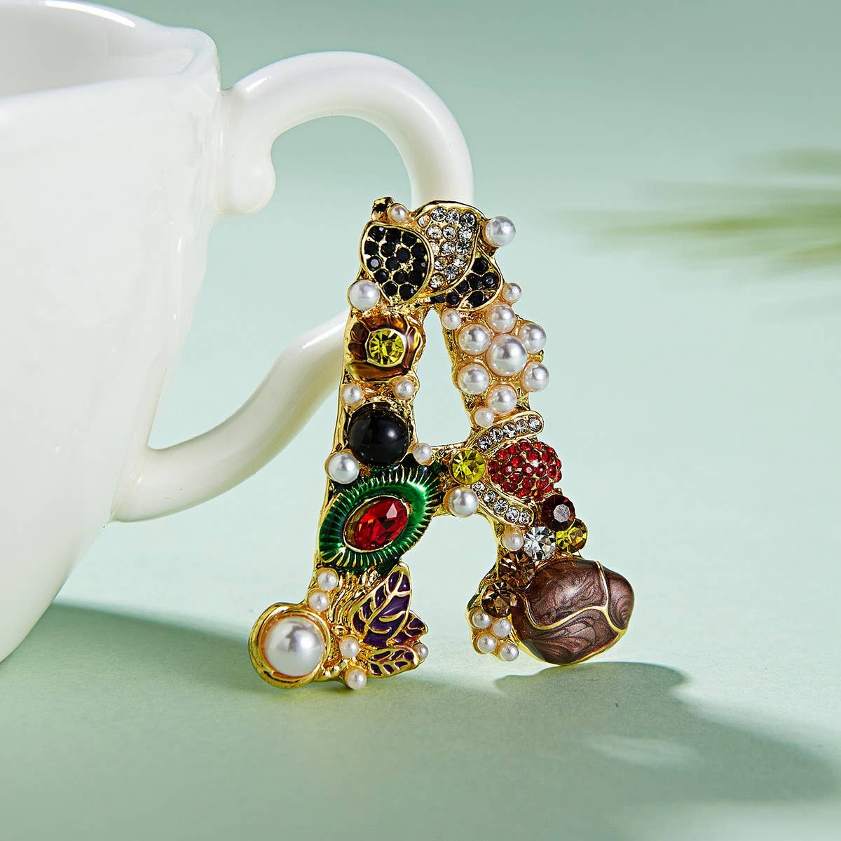 CWAJE2565_LETTER PEARL RHINESTONE OIL PAINTING BROOCH