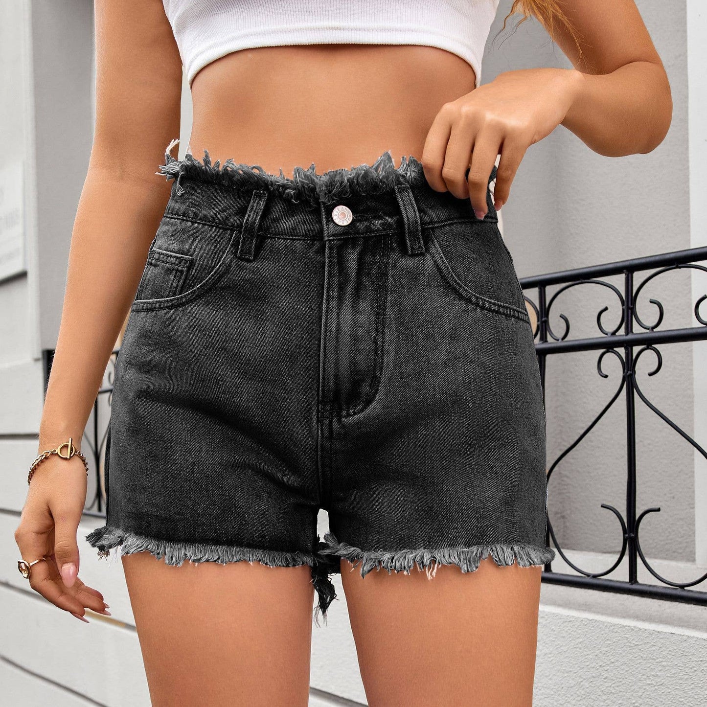 Trendy Raw Hem Denim Hot Shorts