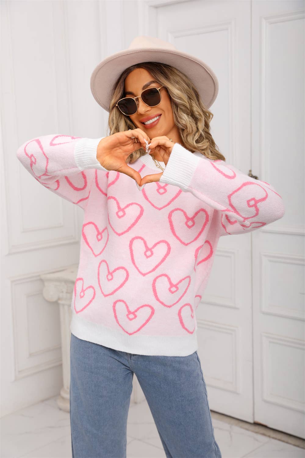 Round-neck heart-shaped color-blocking sweater