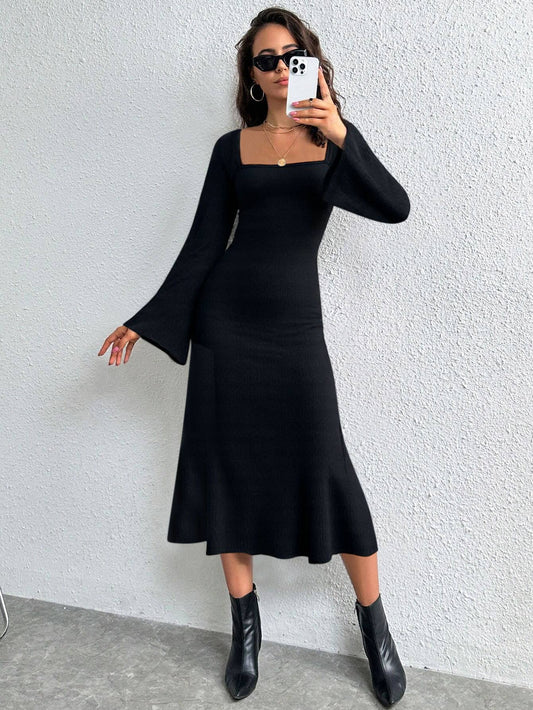 Loose U collar back flared sleeve slim dress