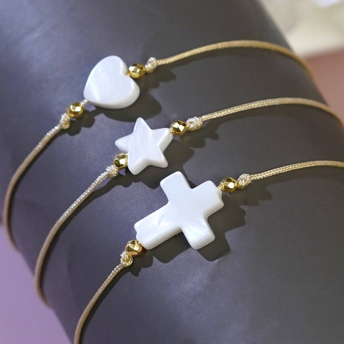 IRON GALLSTONE SHELL CROSS HAND-BEADED BRACELET