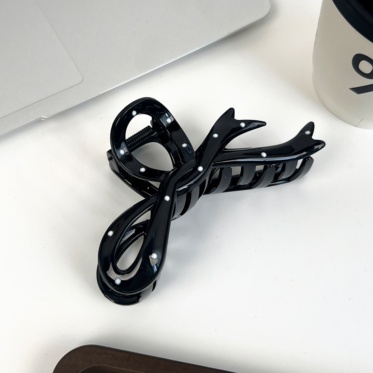 Polka Dot Hair Claw for Elegant Buns_CWAHA2066