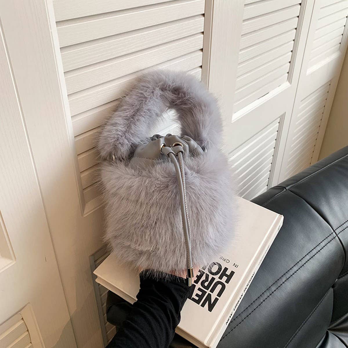 WINTER IMITATION FOX FUR HANDBAG PLUSH BUCKET BAG_CWAB3965