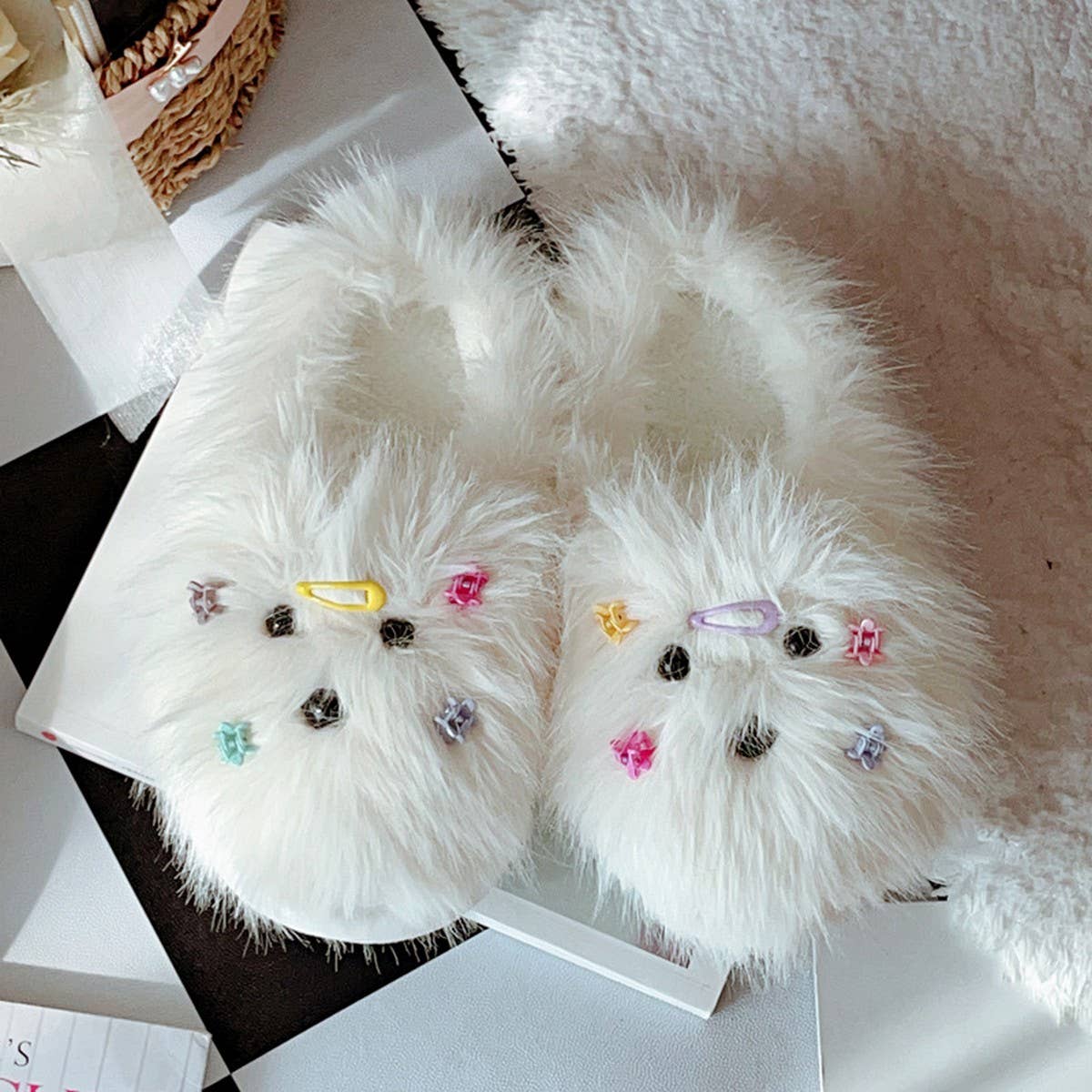 WARM AND CUTE FURRY NON-SLIP THICK-SOLED SLIPPERS