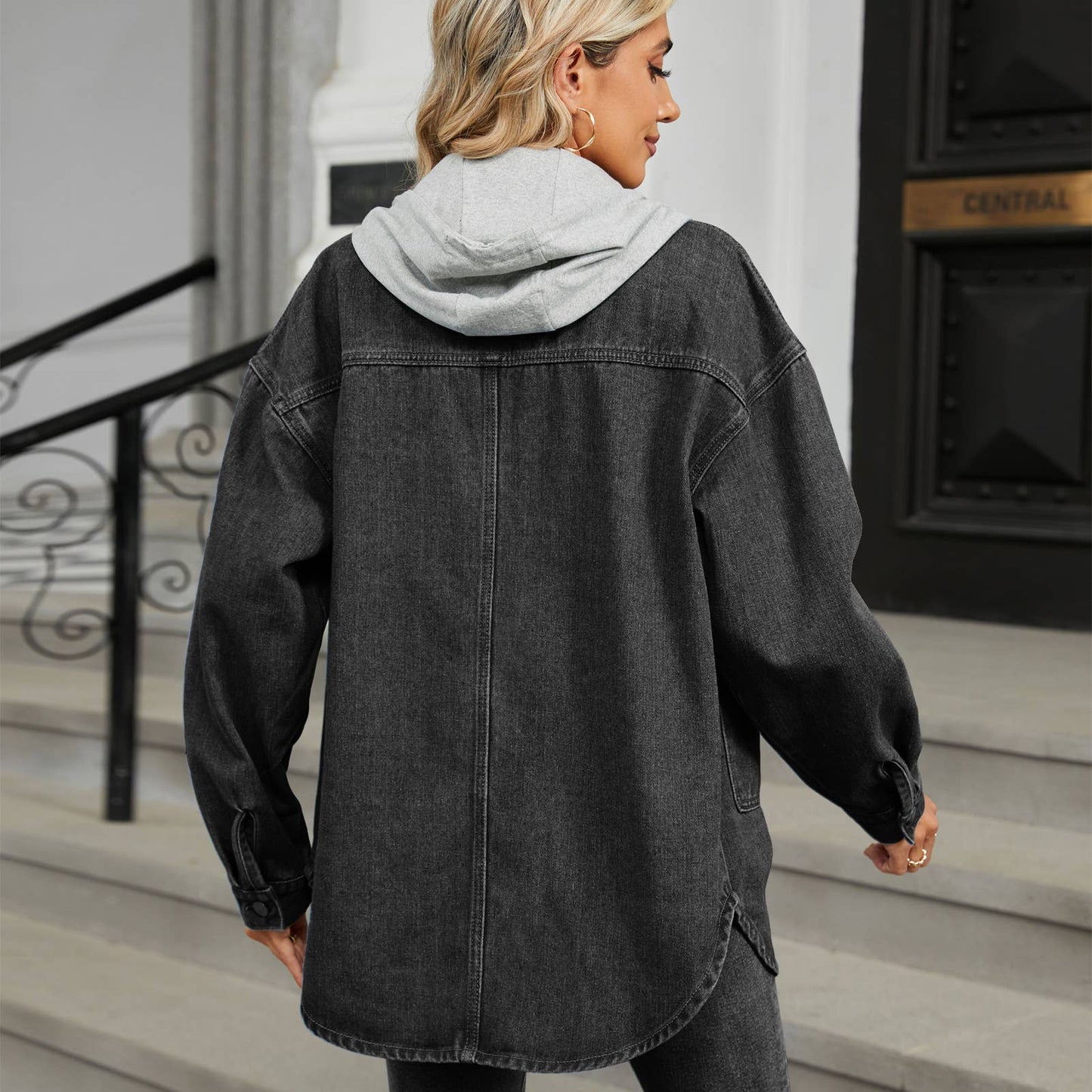 WASHED LOOSE LONG-SLEEVED HOODED DENIM JACKET