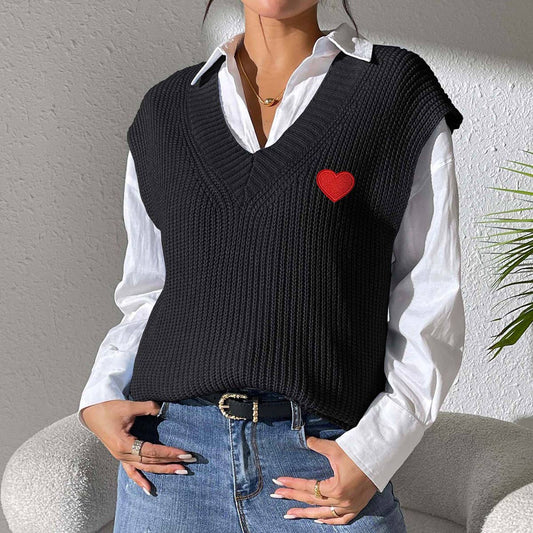 Embroidered love painting V-neck simple vest