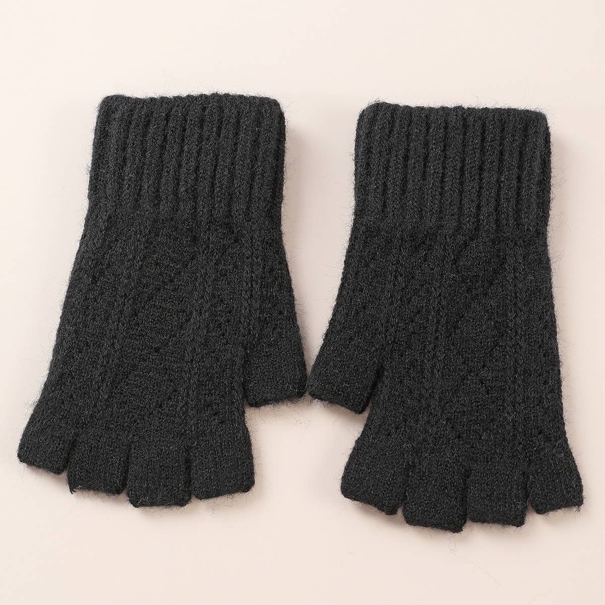 DIAMOND-SHAPED HOLLOW FINGERLESS GLOVES_CWAG0103