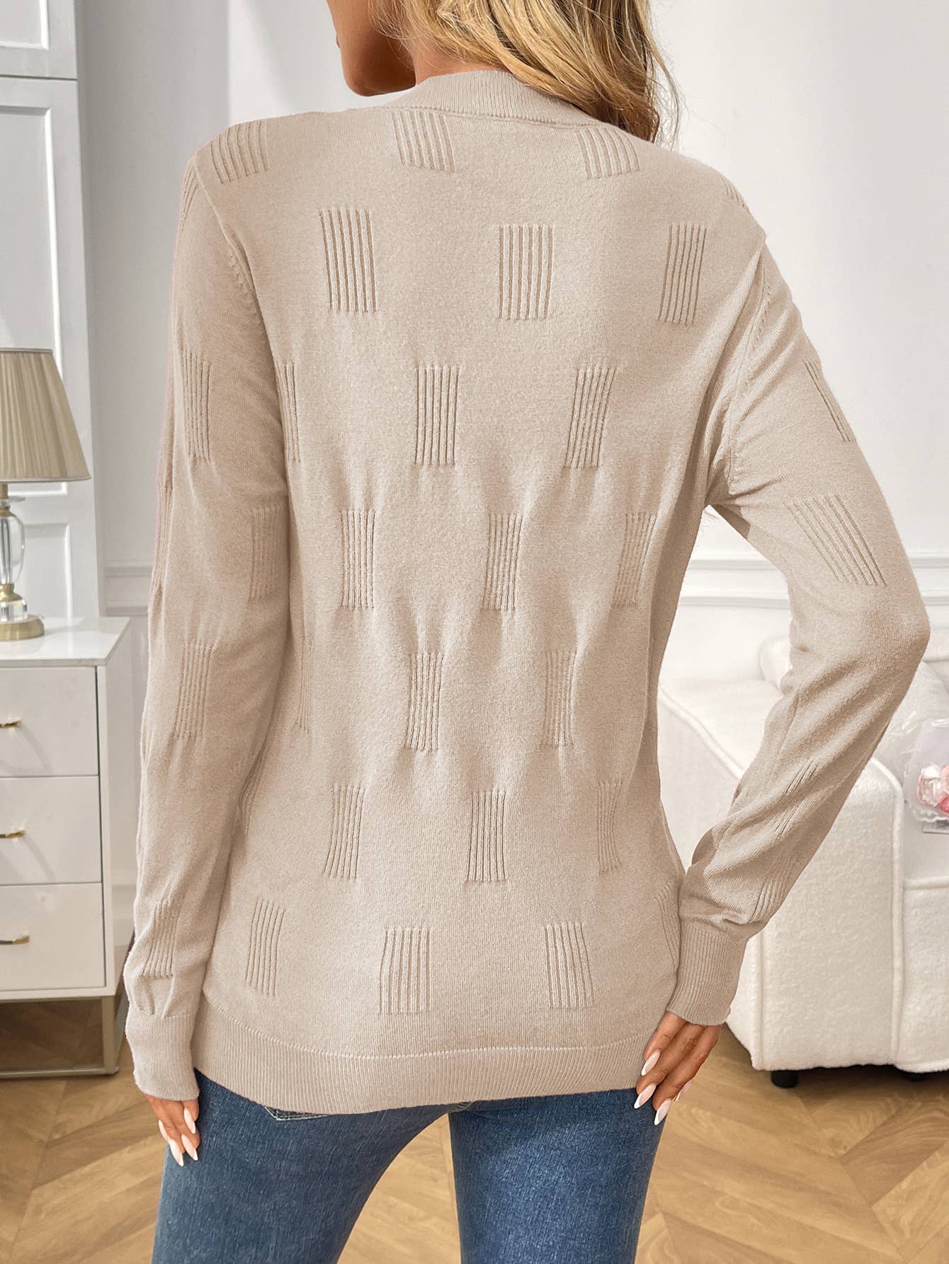 Solid-color round-neck pullover knitted sweater